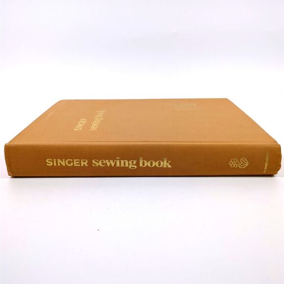 Singer Sewing Book Gladys Cunningham 1969 FIRST EDITION Third Printing Vintage - Picture 2 of 6